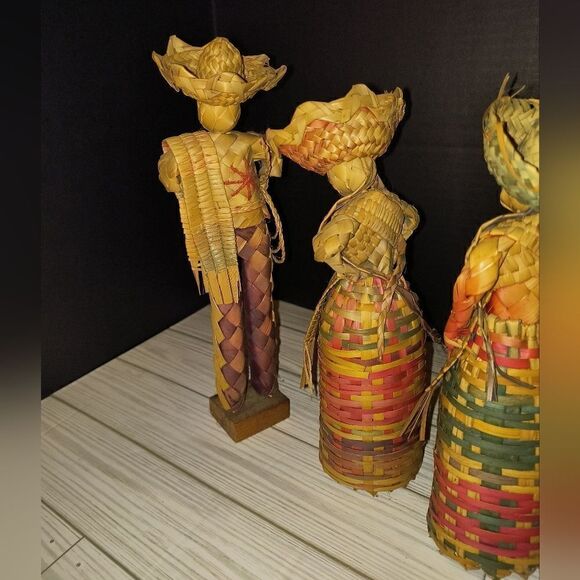 Vintage Woven Figurine Family Set Of 5 Cowboy Villagers In Sombrero Basket Weave - Picture 9 of 12